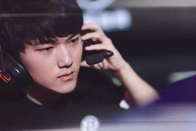 CSGO转会，阿汤哥device只值60W？