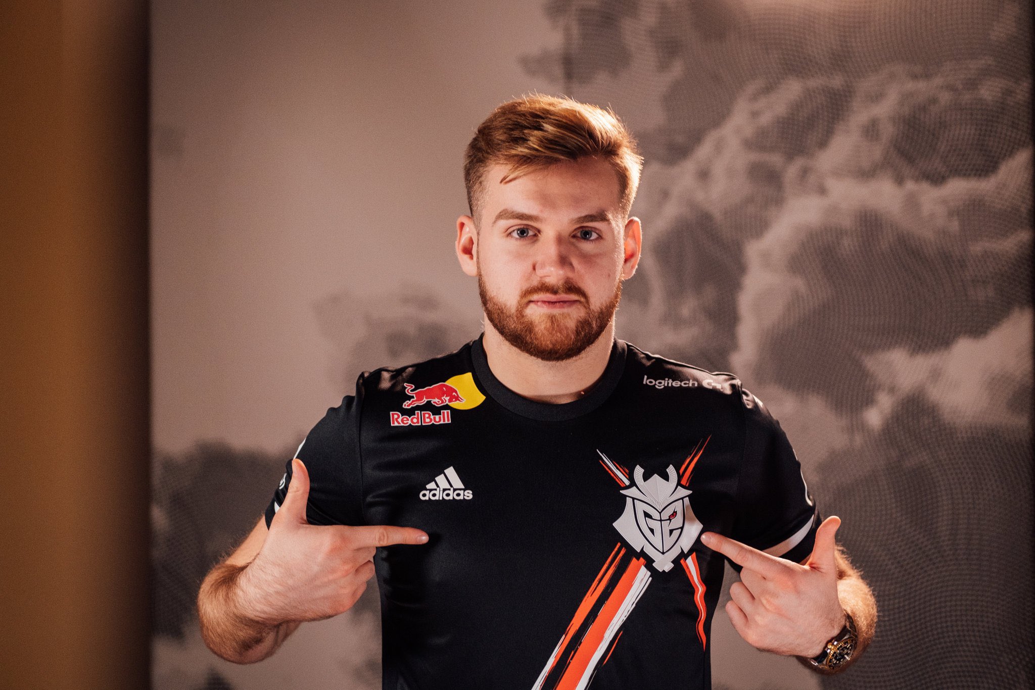 Anyone's Legend 在 LPL 第2分裂 2025 中领先 Ascend 组