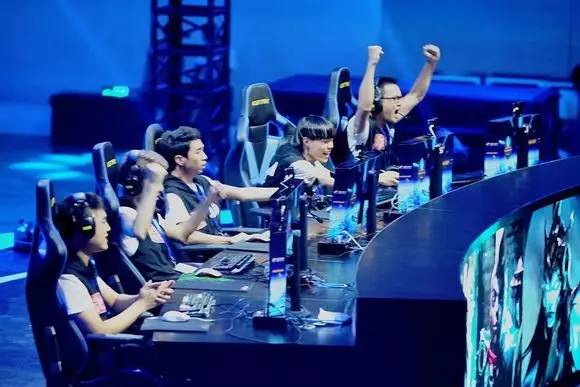 LGD夺冠有戏了！莫言登顶欧洲天梯，状态出色